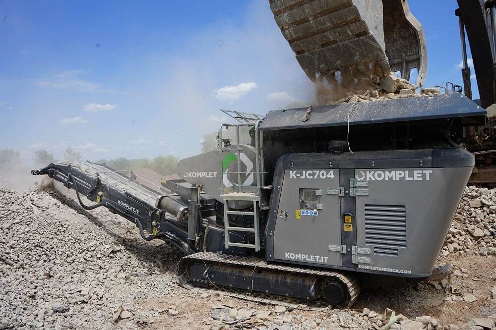 Komplet kjc704 compact mobile jaw crusher on site crushing concrete waste komplet north america